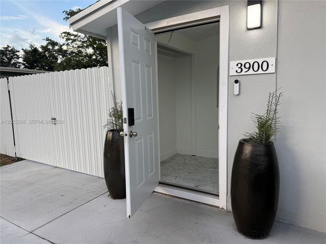 3900 SW 60th Ave, Davie, FL 33314