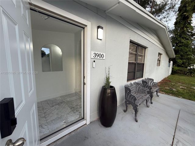 3900 SW 60th Ave, Davie, FL 33314