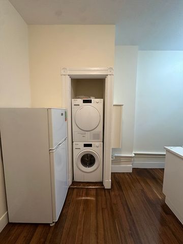 44 Charles Street 1, Boston, MA 02114