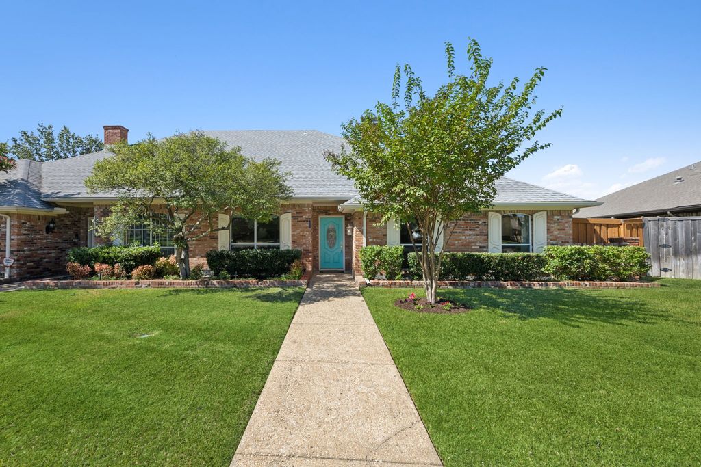 16353 Lauder Lane, Dallas, TX 75248
