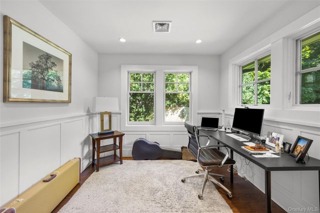 18 Green Meadow Lane, Huntington, NY 11743