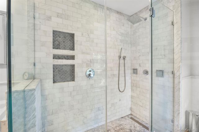 18 Green Meadow Lane, Huntington, NY 11743