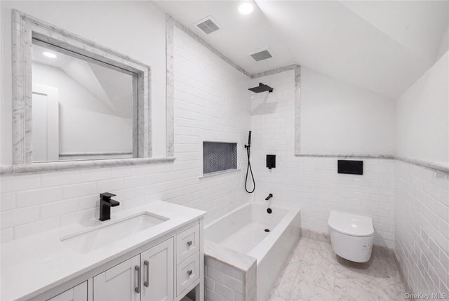 18 Green Meadow Lane, Huntington, NY 11743