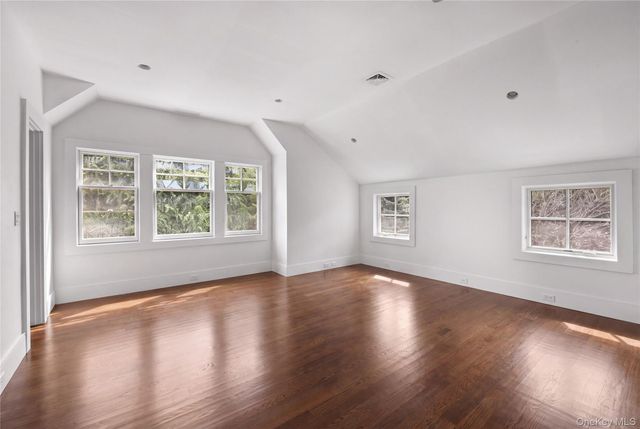 18 Green Meadow Lane, Huntington, NY 11743