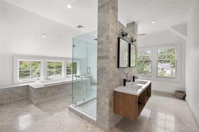 18 Green Meadow Lane, Huntington, NY 11743