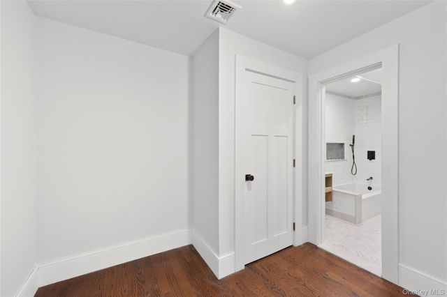 18 Green Meadow Lane, Huntington, NY 11743
