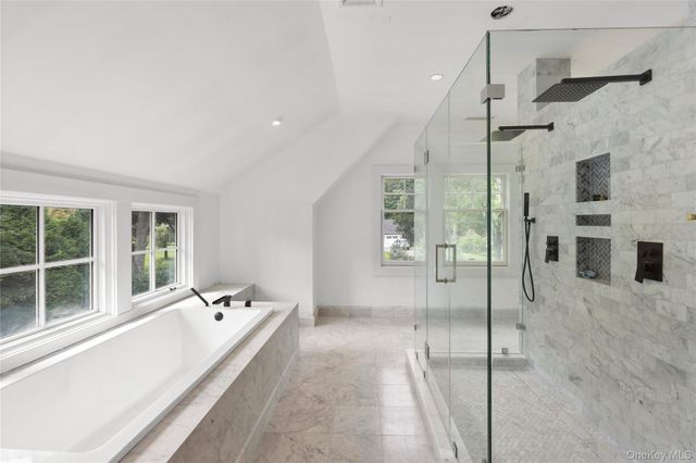 18 Green Meadow Lane, Huntington, NY 11743
