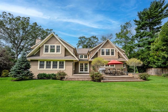 18 Green Meadow Lane, Huntington, NY 11743