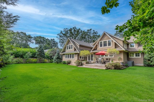 18 Green Meadow Lane, Huntington, NY 11743