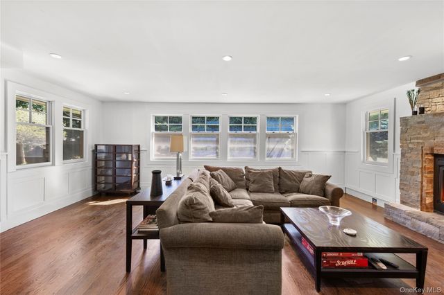 18 Green Meadow Lane, Huntington, NY 11743