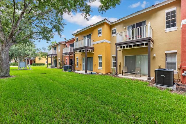 8456 CRYSTAL COVE LOOP, Kissimmee, FL 34747