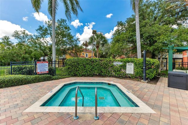 8456 CRYSTAL COVE LOOP, Kissimmee, FL 34747
