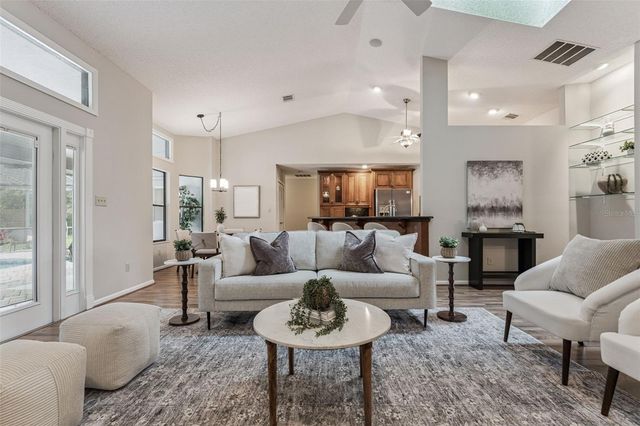 522 LAGOON DRIVE, Oviedo, FL 32765