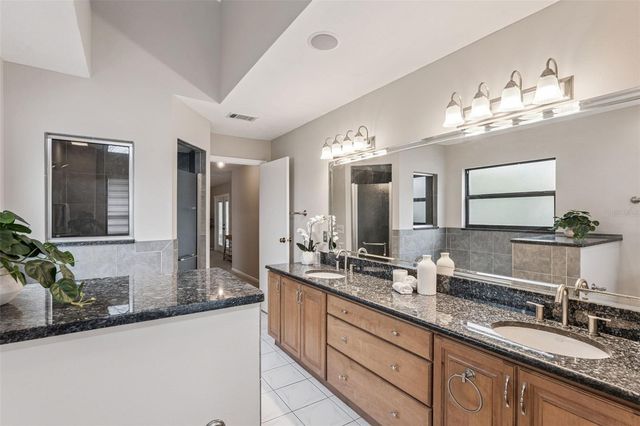 522 LAGOON DRIVE, Oviedo, FL 32765