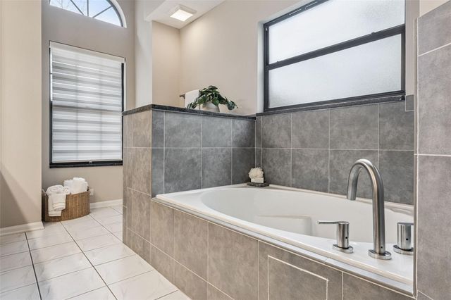 522 LAGOON DRIVE, Oviedo, FL 32765