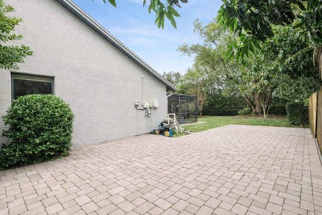 522 LAGOON DRIVE, Oviedo, FL 32765