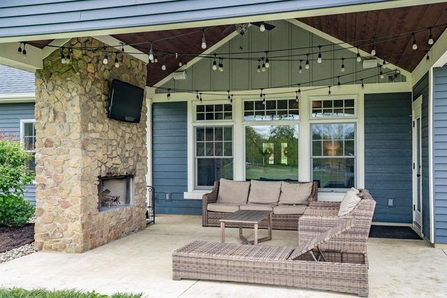 5350 Hollopeter Road, Leo, IN 46765