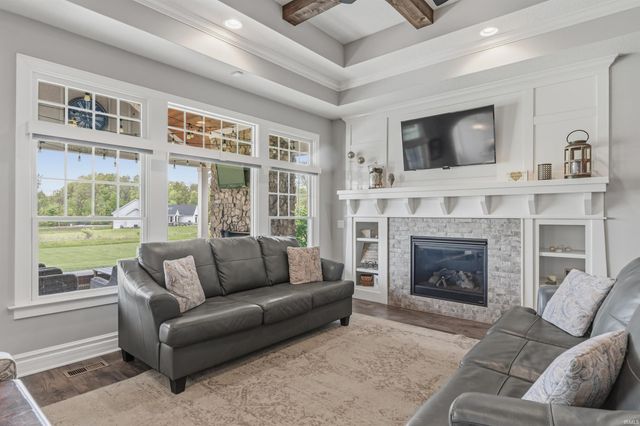 5350 Hollopeter Road, Leo, IN 46765