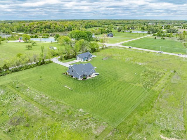 5350 Hollopeter Road, Leo, IN 46765