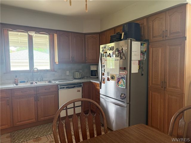206 North Park Avenue, Buffalo, NY 14216