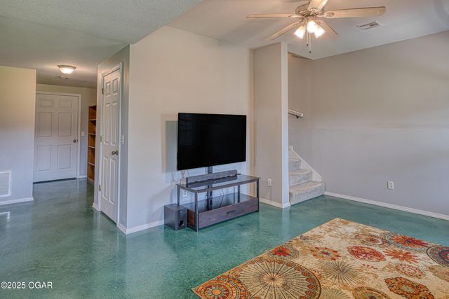 408 W Walton Avenue, Carl Junction, MO 64834