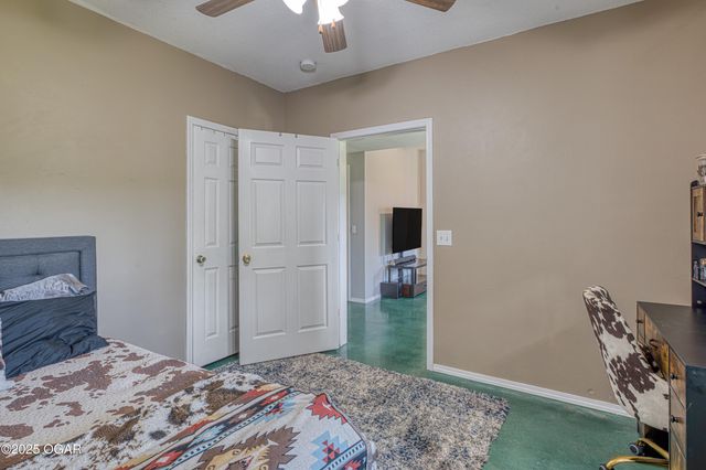 408 W Walton Avenue, Carl Junction, MO 64834