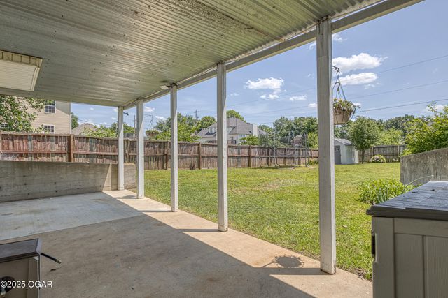 408 W Walton Avenue, Carl Junction, MO 64834