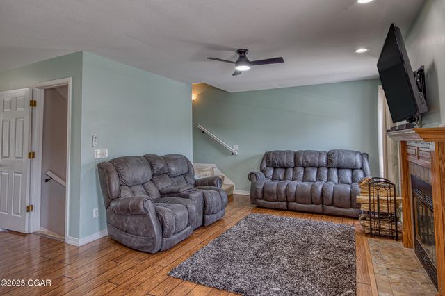 408 W Walton Avenue, Carl Junction, MO 64834