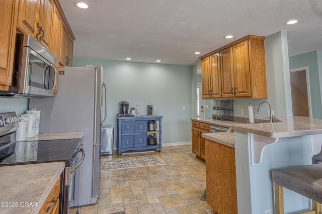 408 W Walton Avenue, Carl Junction, MO 64834