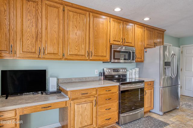 408 W Walton Avenue, Carl Junction, MO 64834