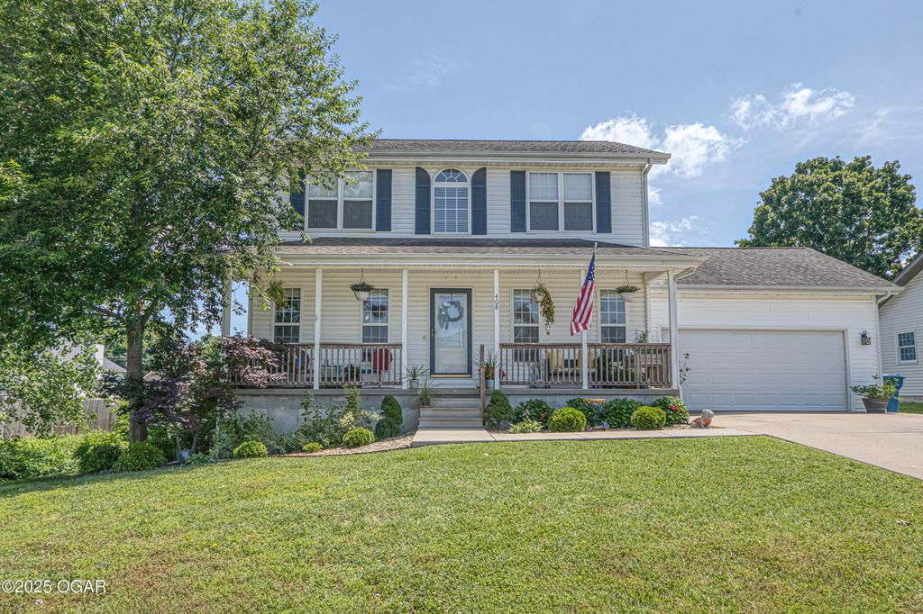 408 W Walton Avenue, Carl Junction, MO 64834