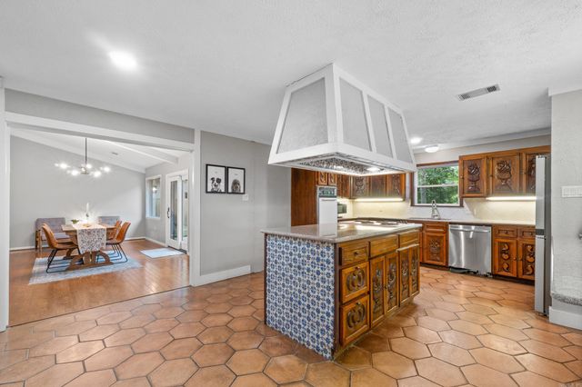 18 Riviera Drive, Conway, AR 72034