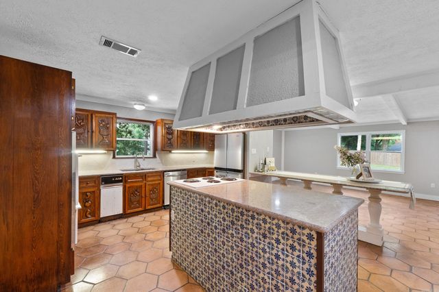 18 Riviera Drive, Conway, AR 72034