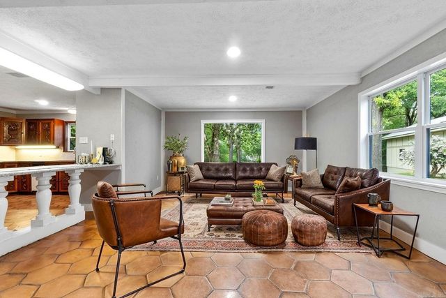 18 Riviera Drive, Conway, AR 72034