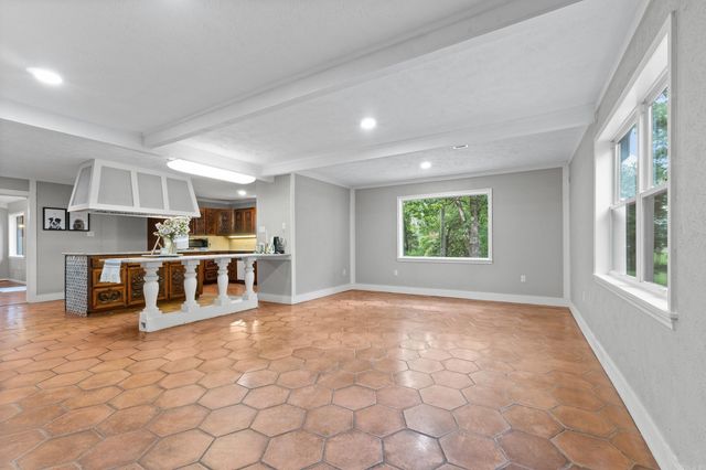 18 Riviera Drive, Conway, AR 72034