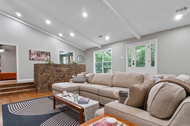 18 Riviera Drive, Conway, AR 72034