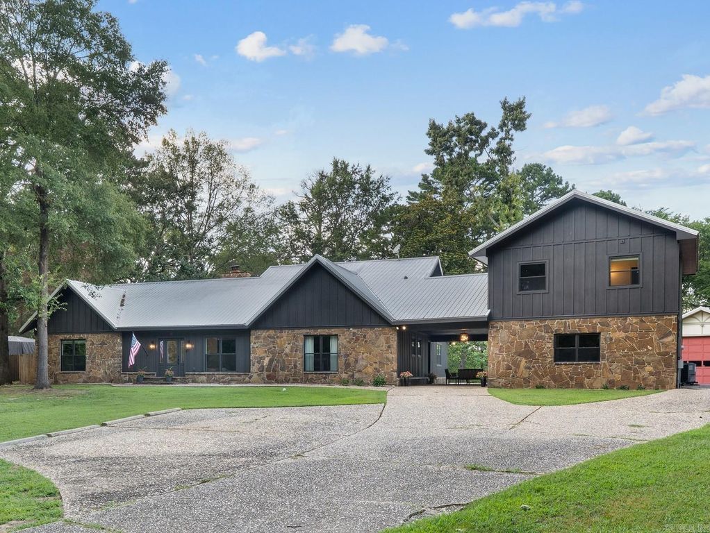 18 Riviera Drive, Conway, AR 72034