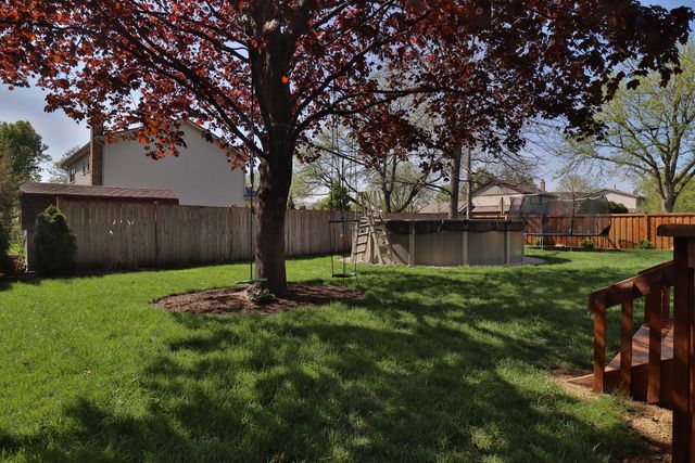 554 Briarwood Drive, Wheeling, IL 60090