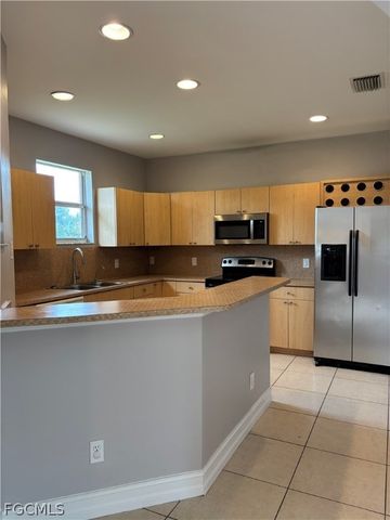 2902 Colin AVE S, Lehigh Acres, FL 33976