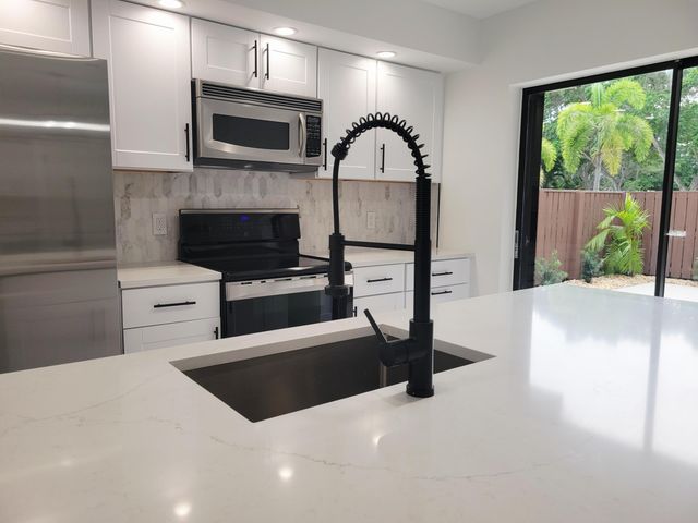 5428 54TH Way, West Palm Beach, FL 33409