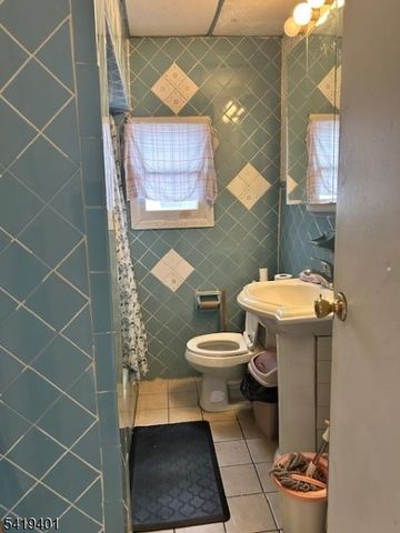 14 19Th Ave, Paterson City, NJ 07513