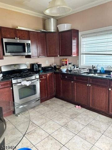 14 19Th Ave, Paterson City, NJ 07513