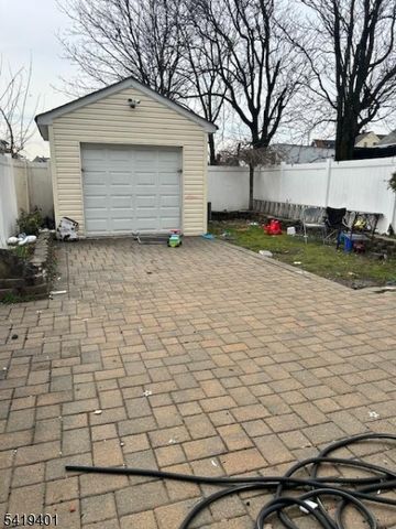 14 19Th Ave, Paterson City, NJ 07513