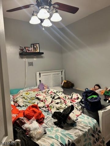 14 19Th Ave, Paterson City, NJ 07513