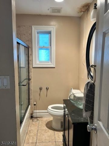 14 19Th Ave, Paterson City, NJ 07513