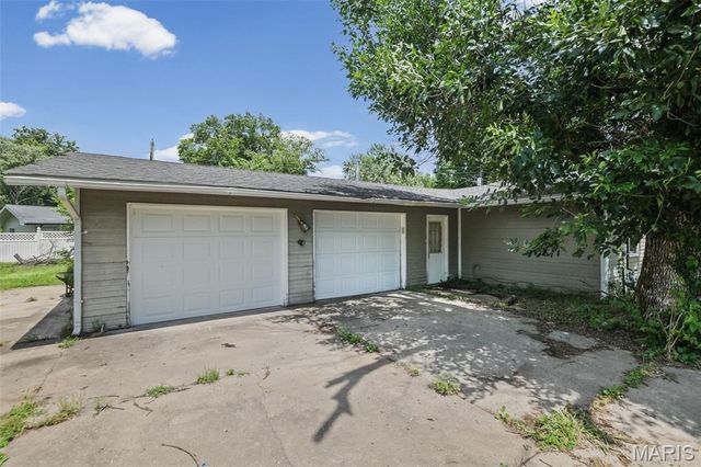 5422 Nelson Avenue, East St Louis, IL 62207