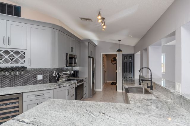 5 Rippling Place, Palm Coast, FL 32164