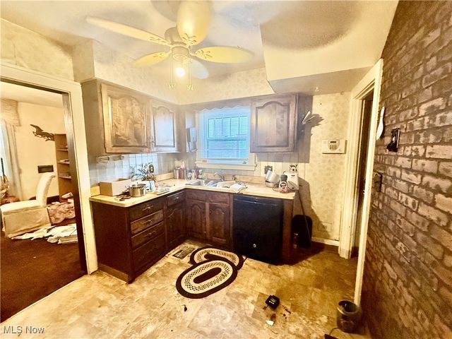 826 Woodford Avenue, Youngstown, OH 44511