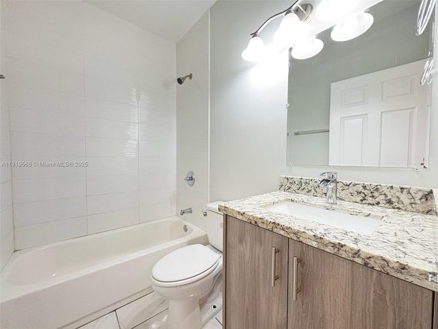 249 NW 8th Ave, Dania Beach, FL 33004