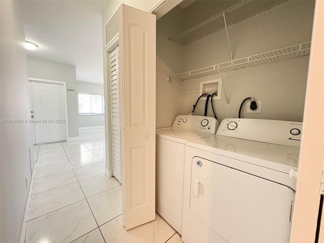 249 NW 8th Ave, Dania Beach, FL 33004